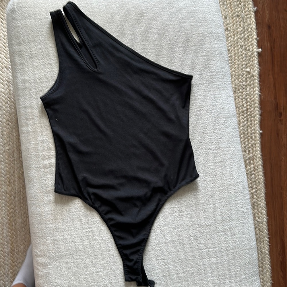 Missguided black one shoulder body suit
